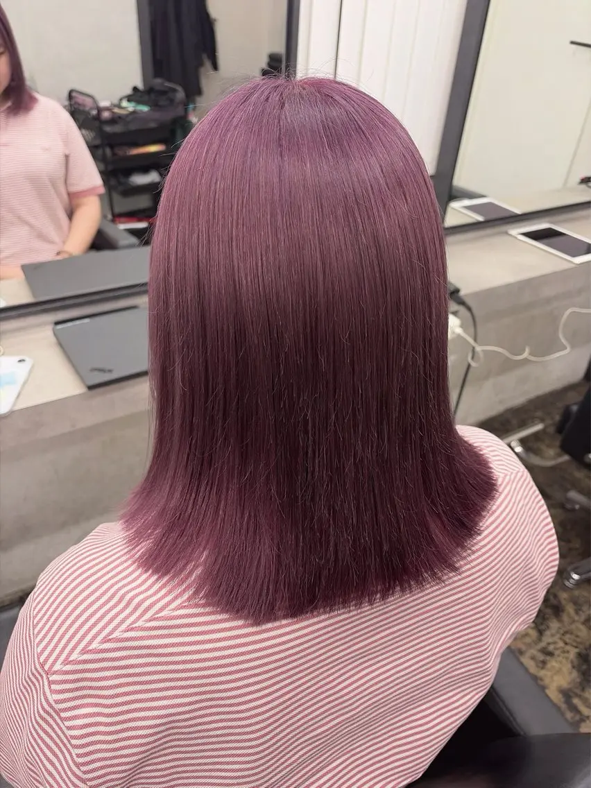 ミディアム パープルカラー 新宿💜ブリーチ 🩷HIKARUのヘアスタイル