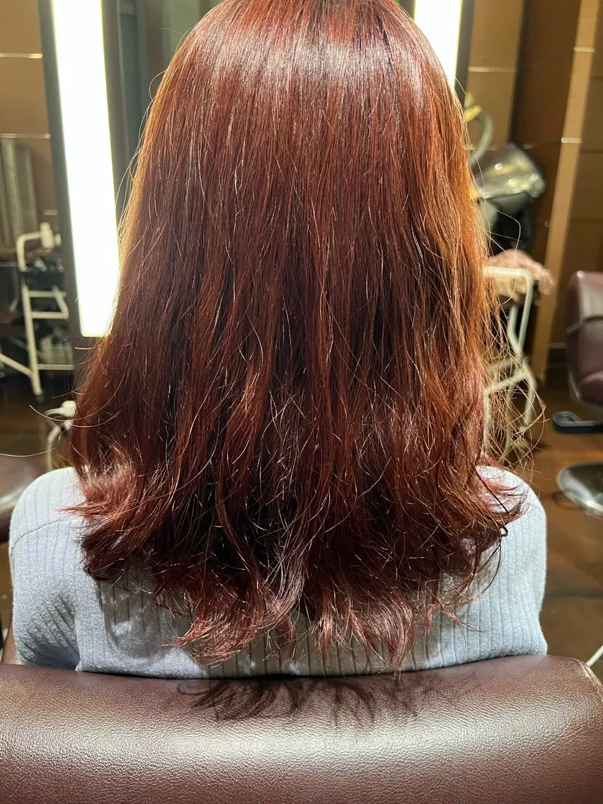 セミロング 透明感カラー 大浦偉央のヘアスタイル