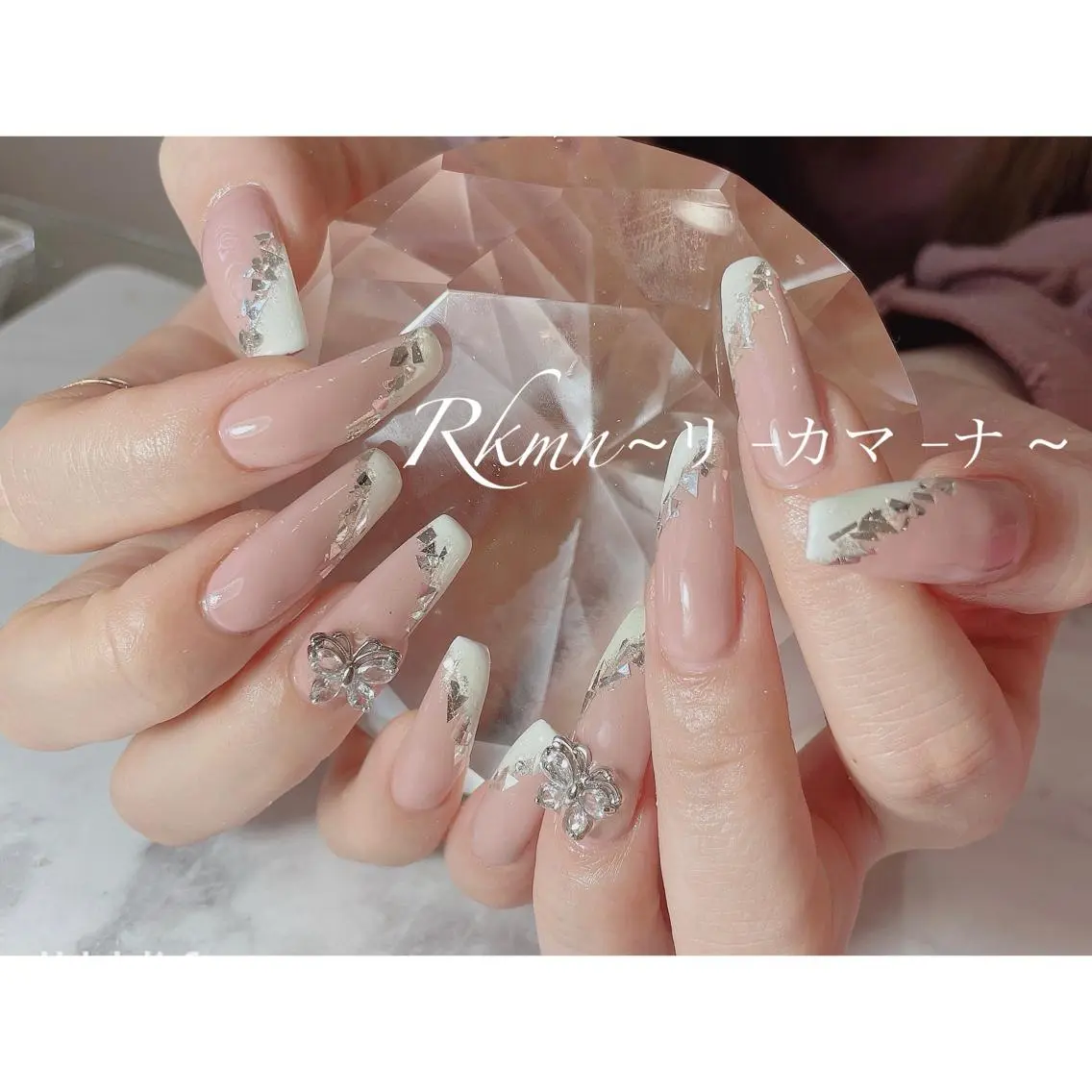ネイル アートネイル フレンチネイル ホログラムネイル 春ネイル ホワイト ハンドネイル フットネイル ハンドケア Rkmn ~リ-カマ-ナ~のネイルデザイン