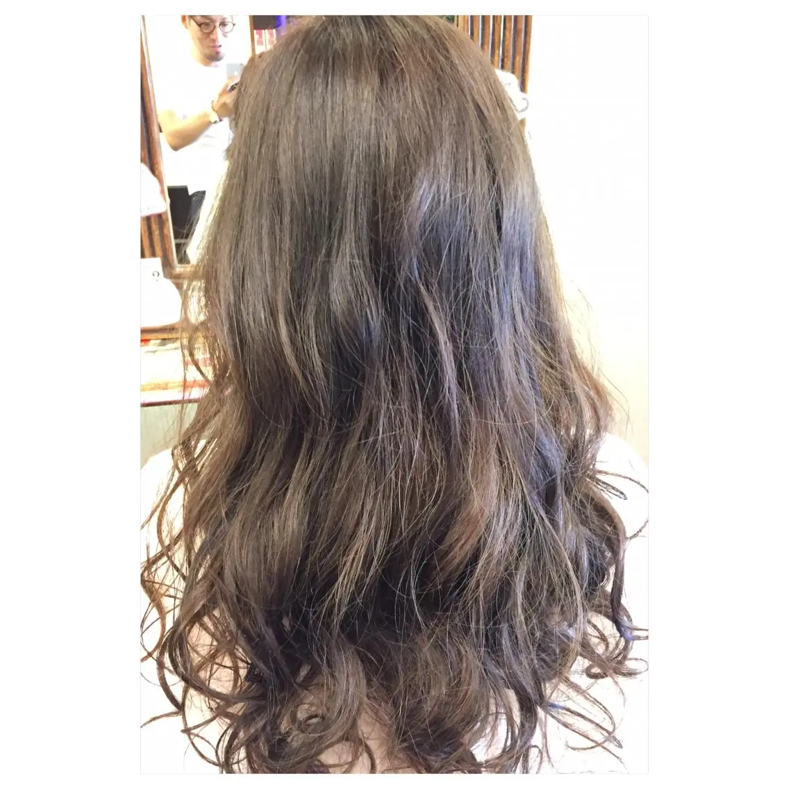 ロング カラー アッシュ ベージュカラー グレージュ 外国人風カラー パーソナルカラー診断 できます　木曽　主博のヘアスタイル