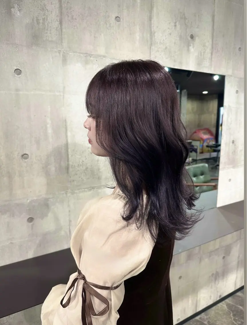 セミロング カラー amy .のヘアスタイル