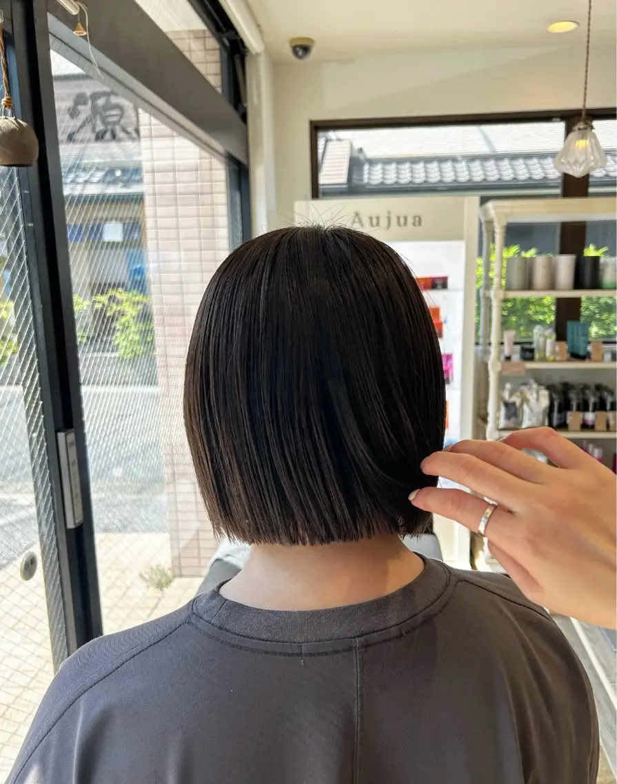 ショート カラー 切りっぱなしボブ ボブ カット ヘアカラー 縮毛矯正 トリートメント 🫧顔周りカット 🫧樫村優香のヘアスタイル