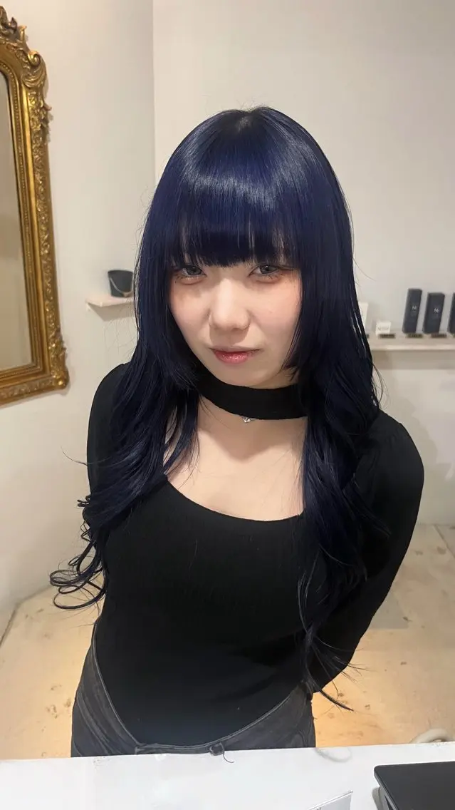 ロング ヘアカラー 🩶ハイトーン🖤 URARAのヘアスタイル