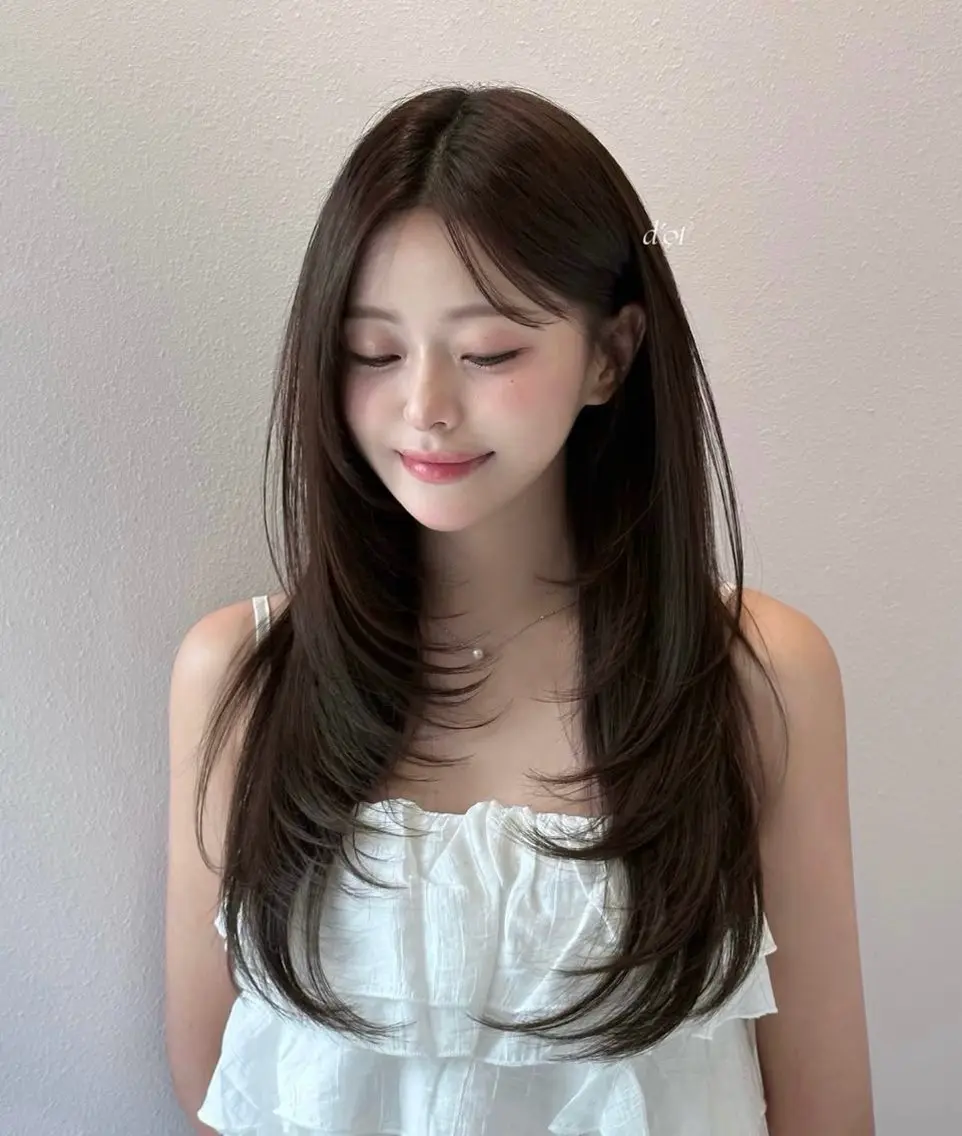 ロング 🫧ロングレイヤー 韓国透明感カラー🫧のヘアスタイル