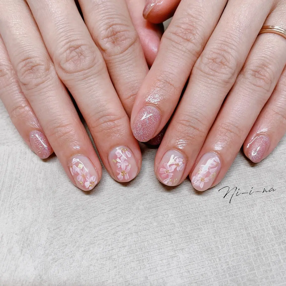 ネイル オーロラネイル 桜ネイル ジェルネイル ラメ(グリッター) ショートネイル nail salon Ni-i-naのネイルデザイン