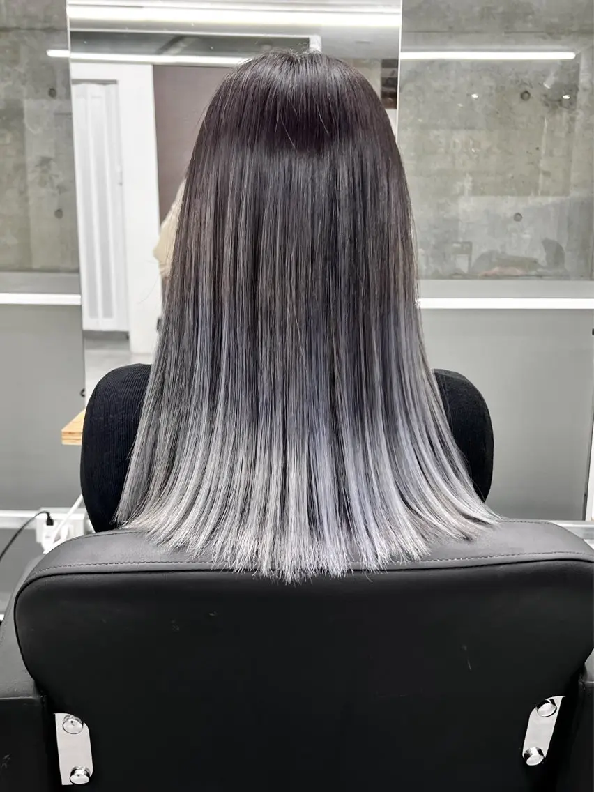 セミロング カラー バレイヤージュ ブリーチ レイヤーカット ヘアカラー トリートメント welring hair salonのヘアスタイル