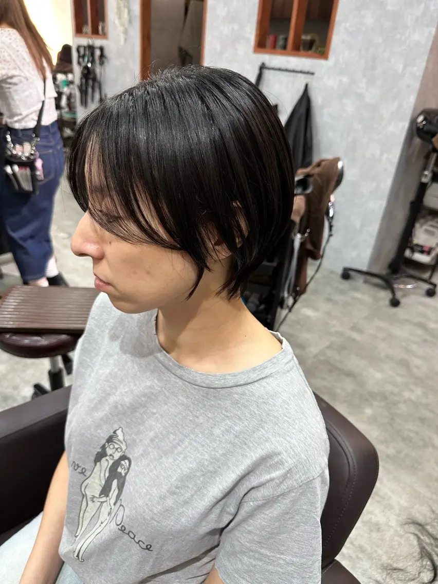 ショート 切りっぱなしボブ ショートボブ ハンサムショート 丸みショート ボブ モテ髪/ボブ/ショー ト/アダチフウトのヘアスタイル