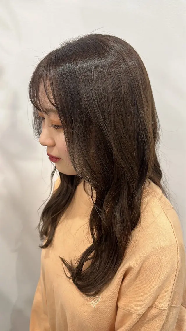 ロング カラー 吉田 詩穂のヘアスタイル
