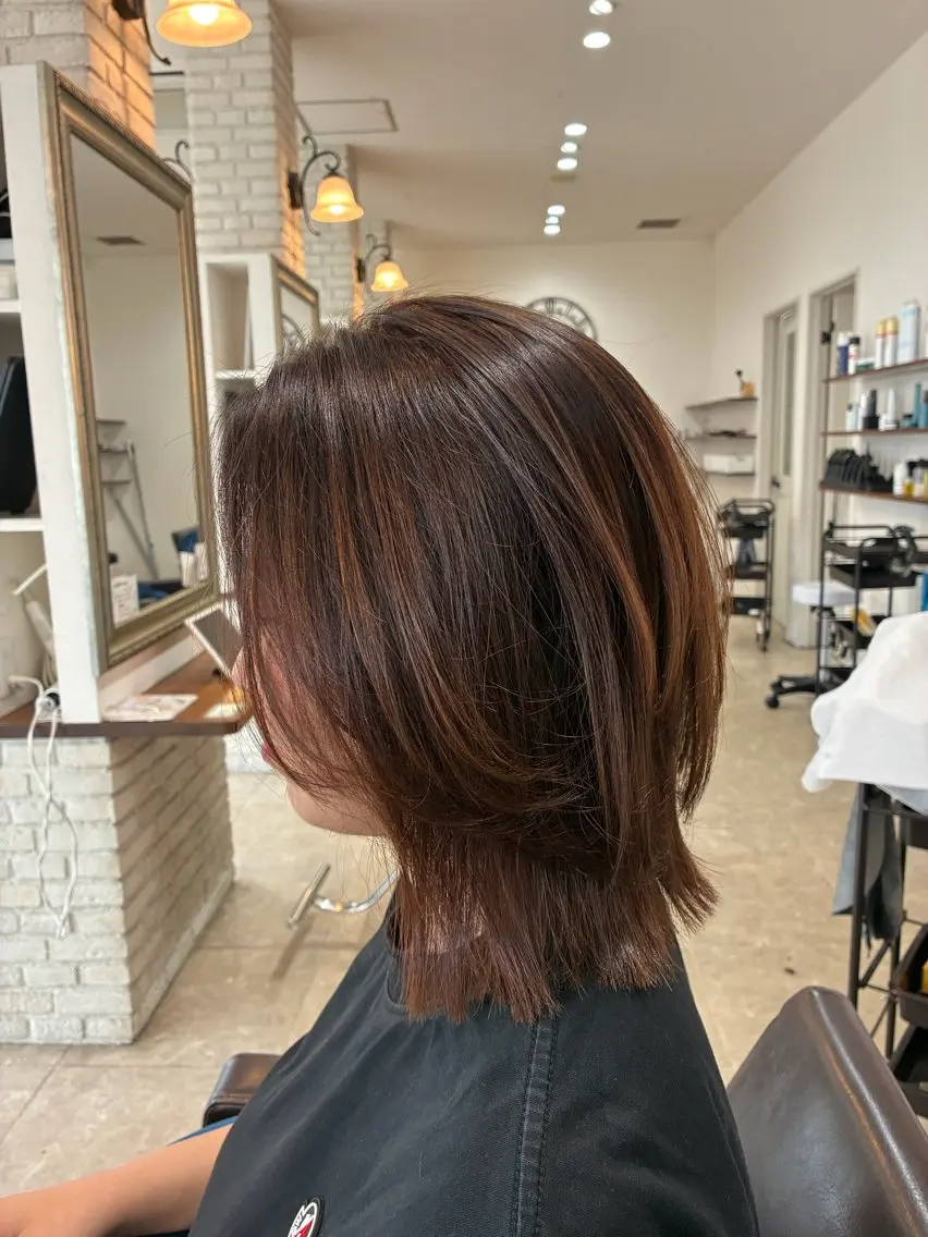 ミディアム 根本 柊のヘアスタイル