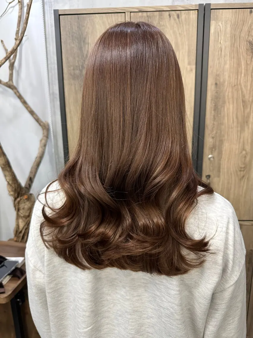 ロング ヘアカラー 鈴木 菜々映のヘアスタイル