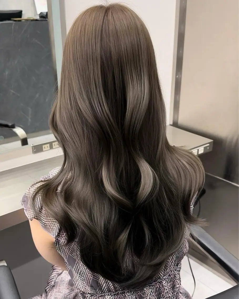 【モデル様限定メニュー✨️】顔周りカット➕カラーの写真