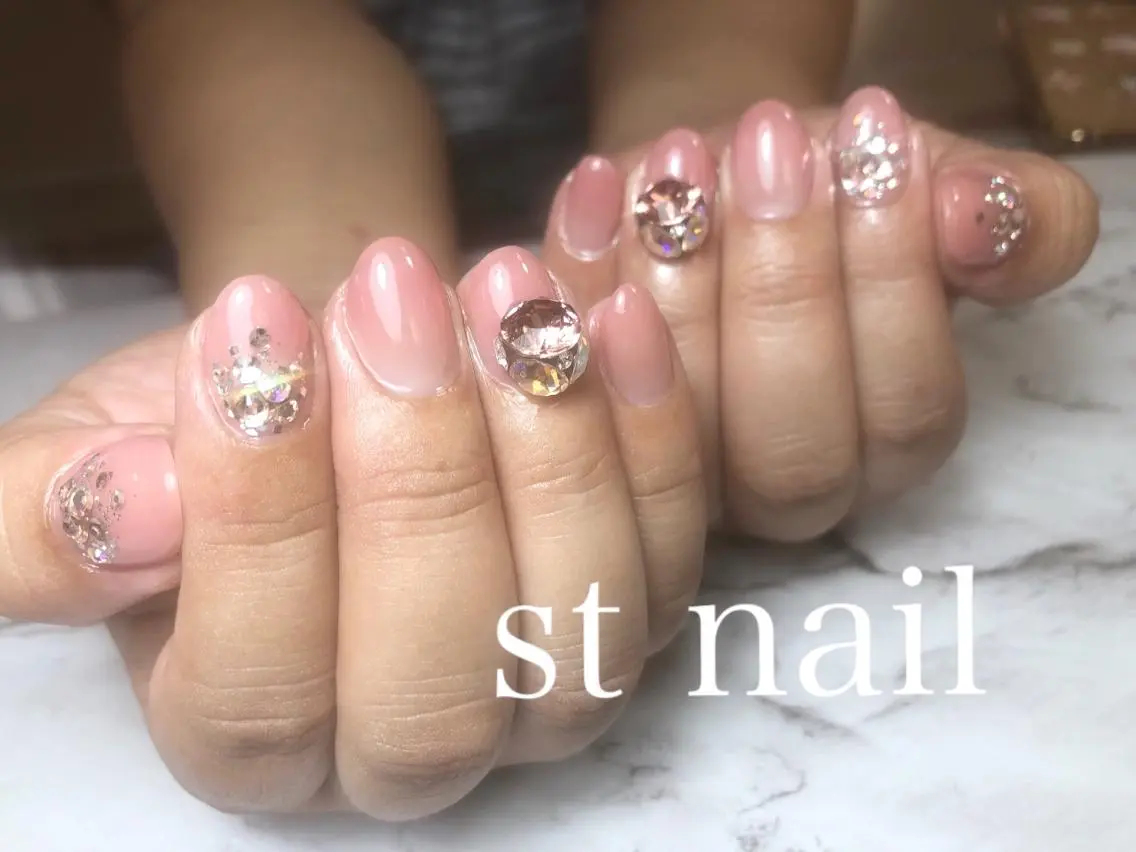 ネイル グリーン オフィスネイル シンプルネイル ストーンネイル st nailのネイルデザイン
