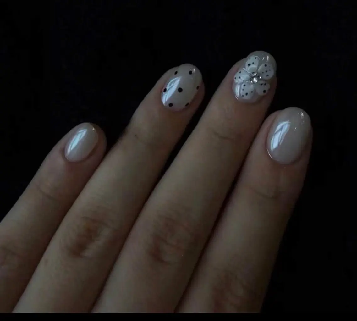 ネイル フラッシュネイル フレンチネイル グラデーション キラキラネイル 韓国ネイル ハンドネイル Hy nailsのネイルデザイン