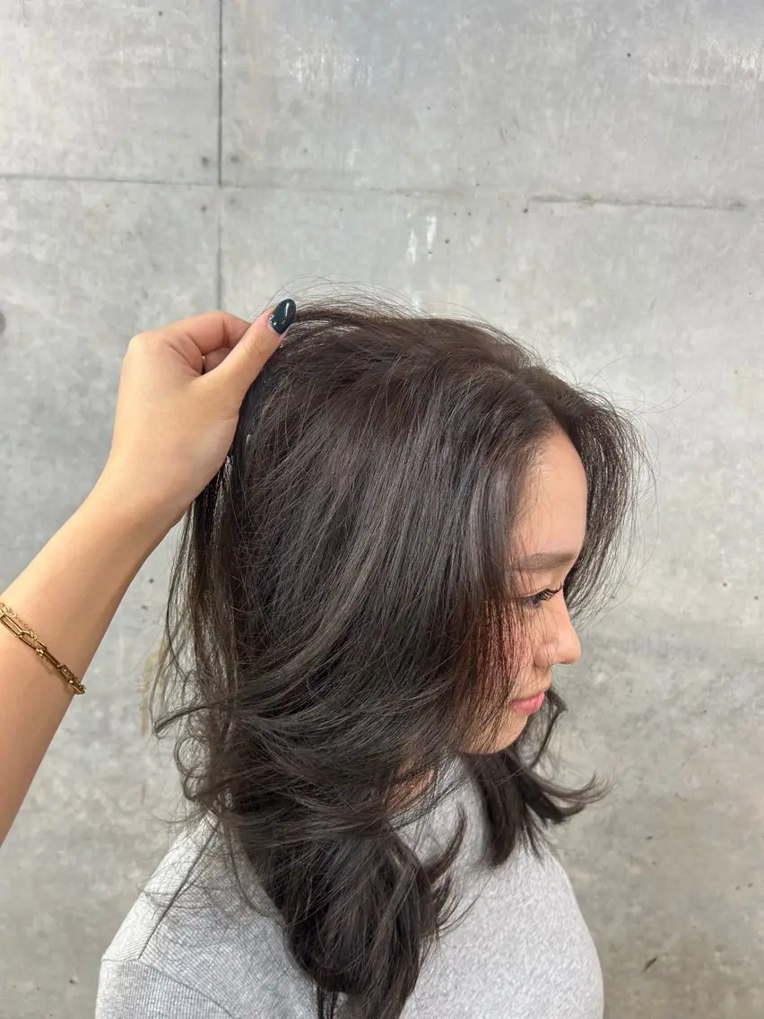 ミディアム カラー 透明感カラー オリーブカラー akari ★のヘアスタイル