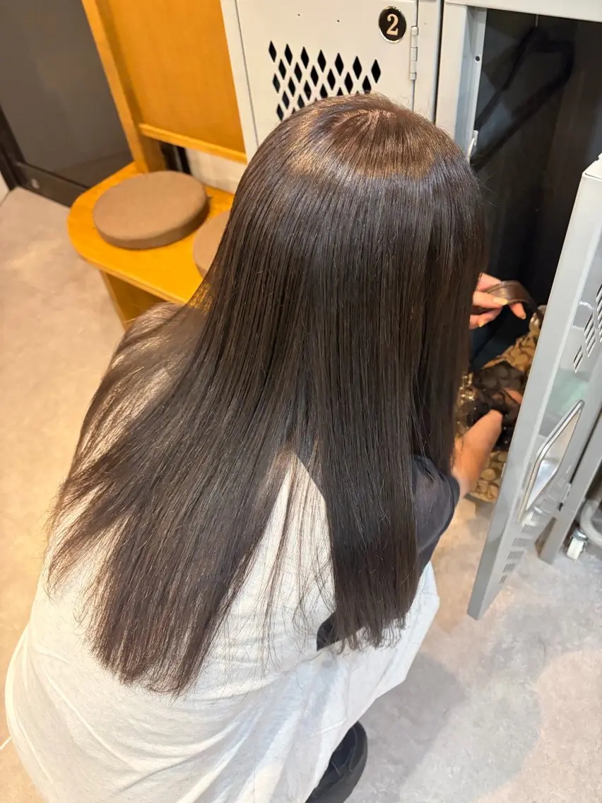 ロング カット ヘアカラー chinatsu 🪞透明感/オリーブのヘアスタイル