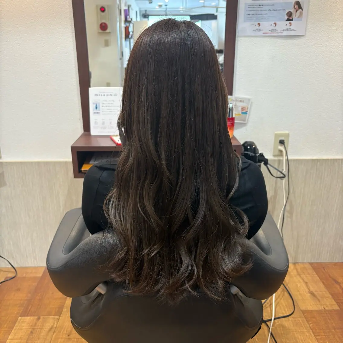ロング アッシュ レイヤーカット MOLLA ✂️辻桃加のヘアスタイル