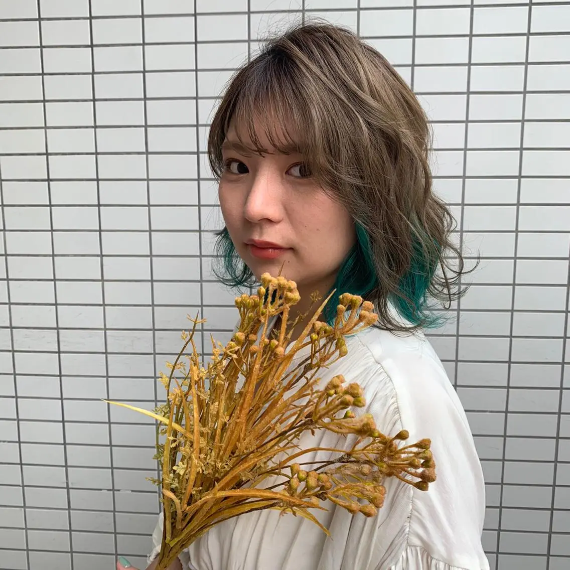ミディアム カラー パーマ ヘアアレンジ 亀井 美里のヘアスタイル