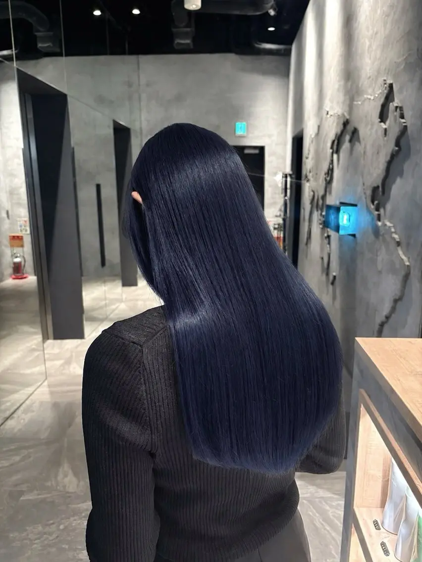 ロング カラー ヘアカラー トリートメント 🫧寒色カラー/透明 感ブラック/Risaのヘアスタイル