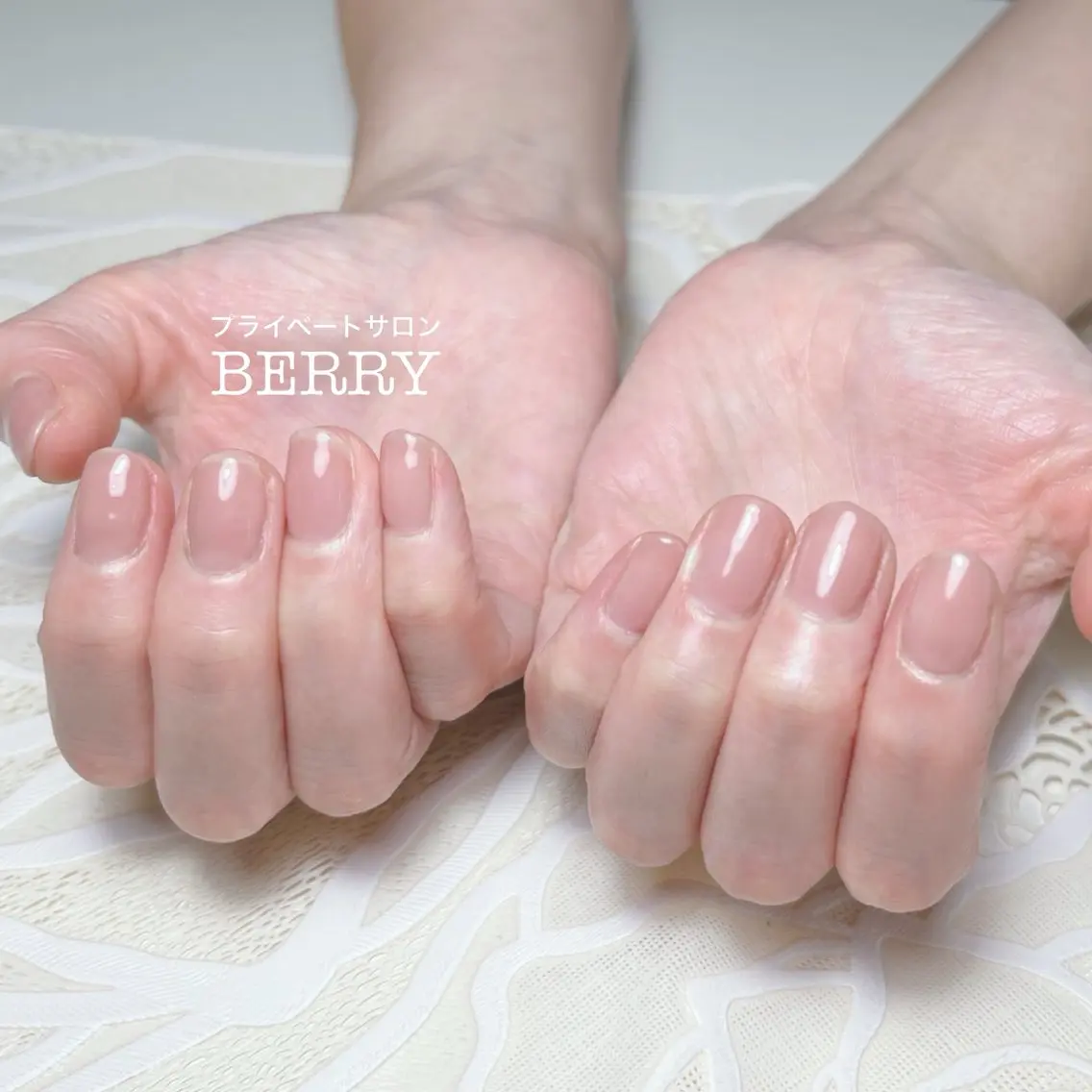 ネイル オフィスネイル ワンカラーネイル シンプルネイル ハンドネイル プライベートサロン BERRYのエステ・リラクイメージ