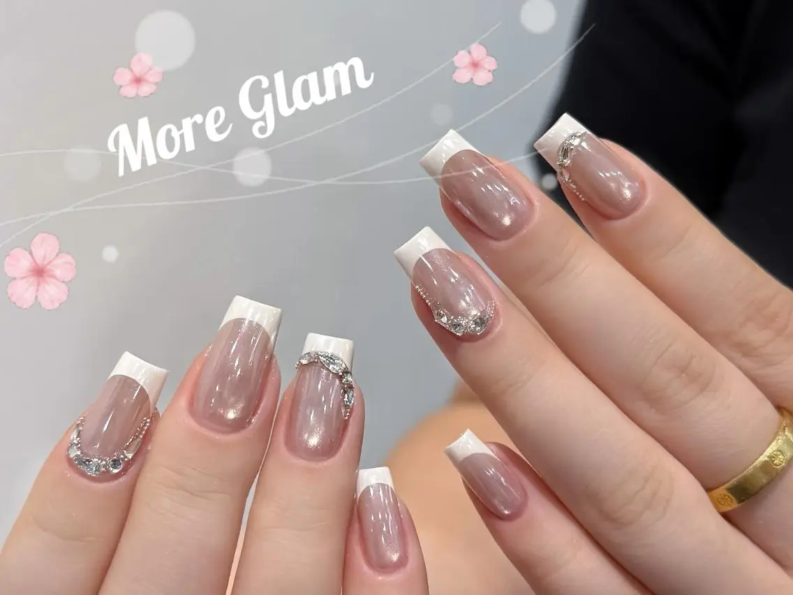 ネイル 長さ出し フットネイル フレンチネイル ジェルネイル ガラスフレンチ MoreGlam ネイルのネイルデザイン