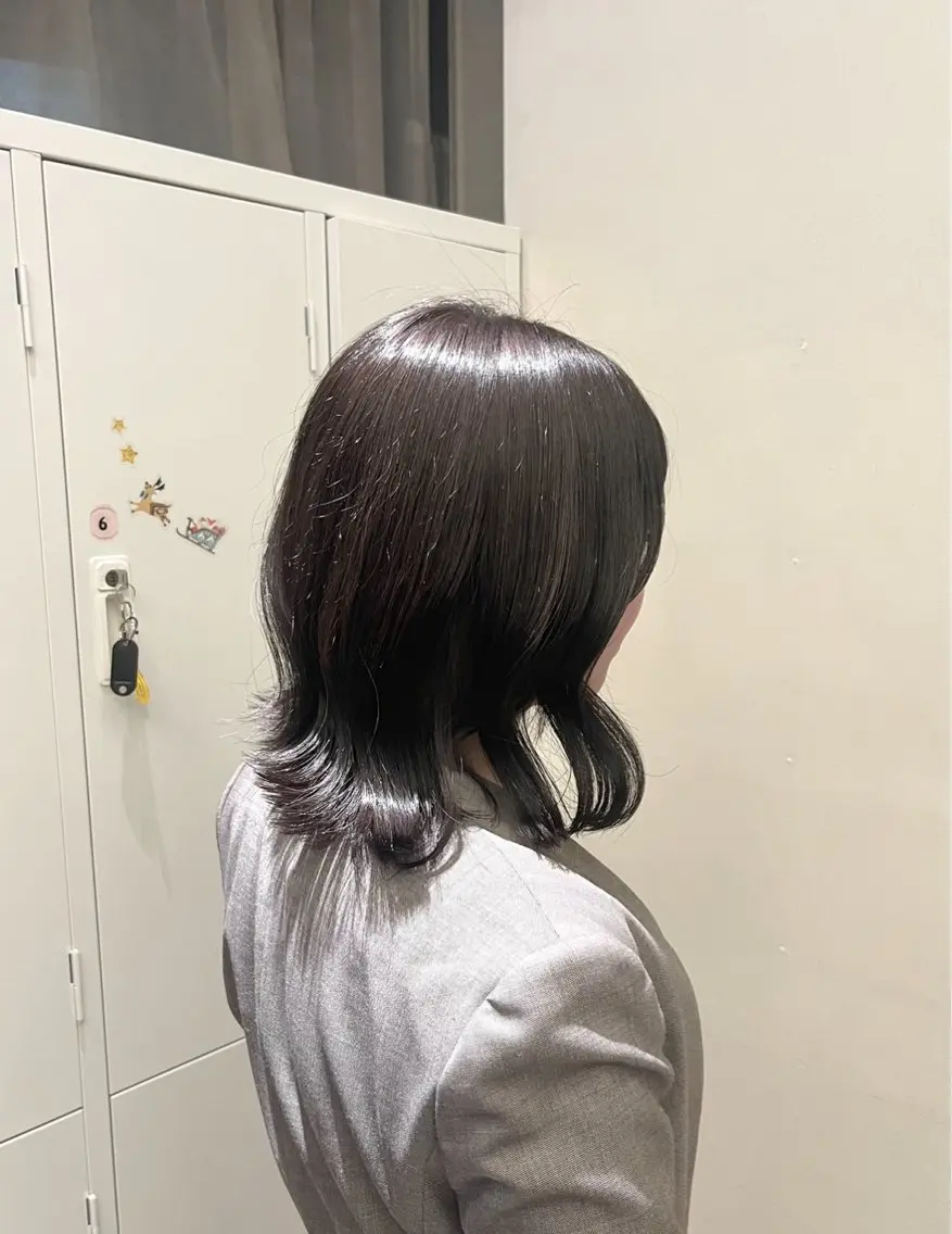 ミディアム カラー 🐈‍⬛ ibuのヘアスタイル