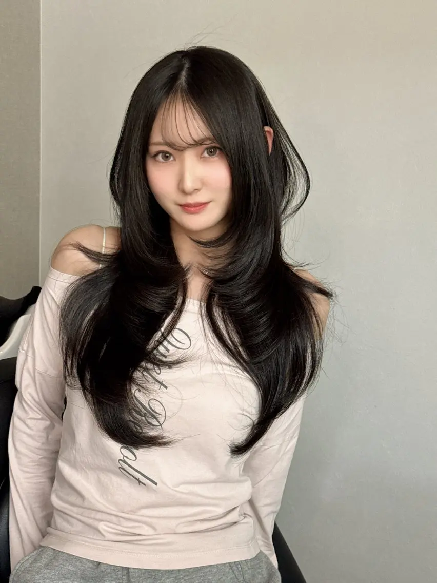 ロング カット ヘアカラー トリートメント MOE 🐱のヘアスタイル