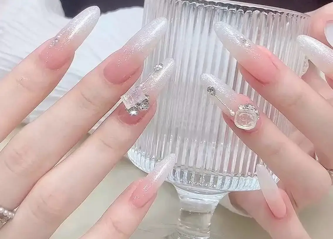ネイル チークネイル 長さ出し フレンチネイル ガーリー 韓国ネイル sun nail池袋 モデル募集のネイルデザイン