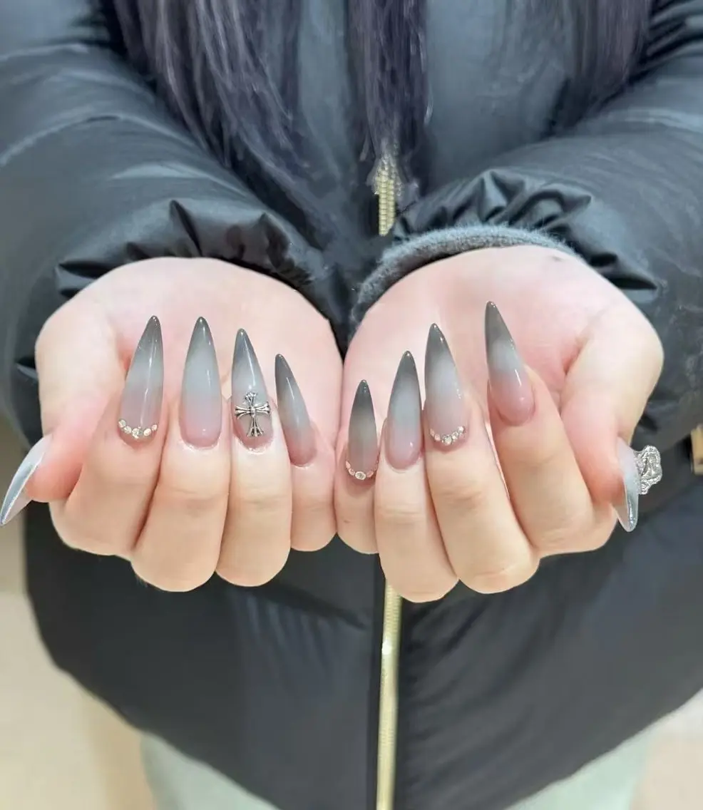 ネイル フラワーネイル フレンチネイル ジェルネイル ガラスフレンチ ハート ハンドネイル ハンドケア BabyYouMi nailのネイルデザイン