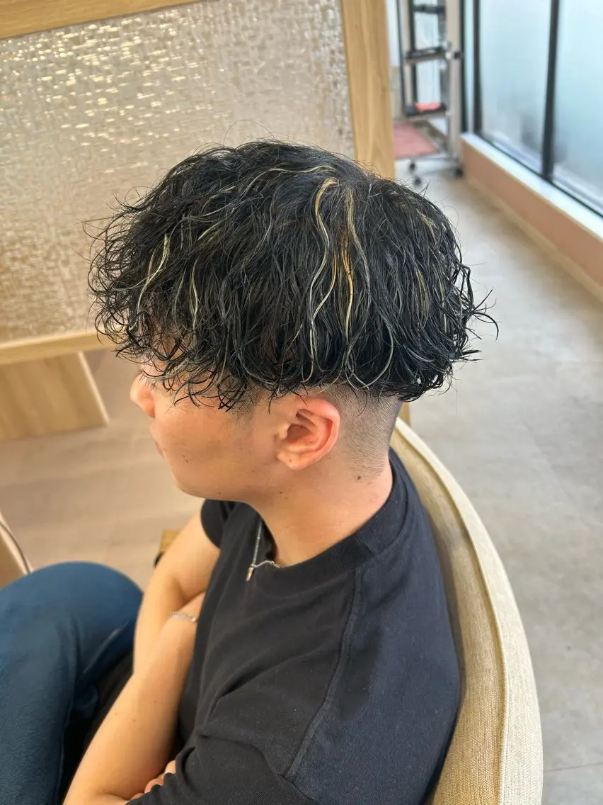 パーマ メンズ メンズハイライト メンズパーマ スパイラルパーマ カット ヘアカラー パーマ 韓国￤ボブ￤レイヤー 🍒Akane🍒のヘアスタイル