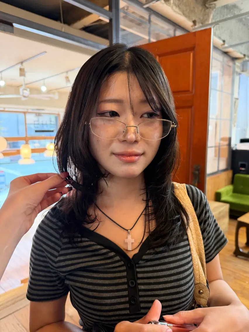ミディアム レイヤーカット カット 金澤 希空のヘアスタイル