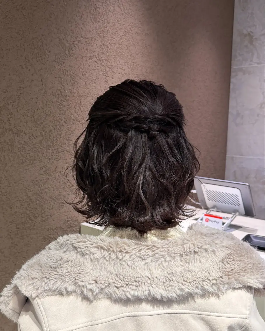 ショート ヘアアレンジ ハーフアップ 切りっぱなしボブ ボブ ヘアセット ヘアアレンジ/ カラー/hazukiのヘアスタイル