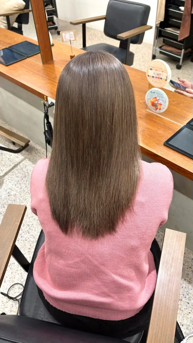 ミディアム カラー グレージュ ミルクティーグレージュ ヘアカラー なな / 堀江 / ラベンダーカラーのヘアスタイル