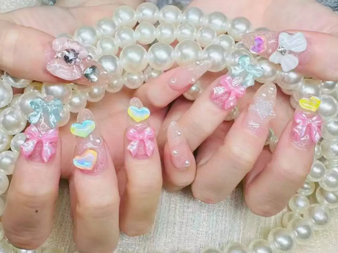 ネイル オーロラネイル 長さ出し フレンチネイル ガーリー キラキラネイル RIn 🎀のネイルデザイン