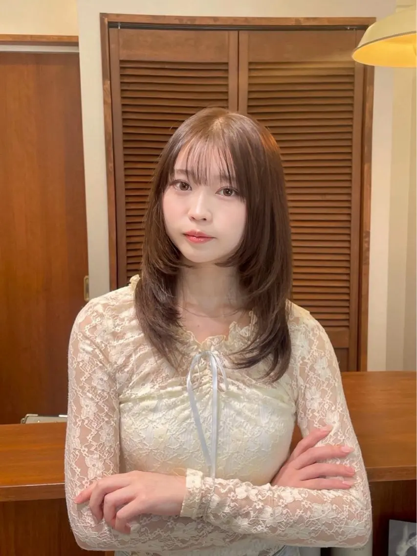 セミロング 小林 美月  透明感カラーのヘアスタイル