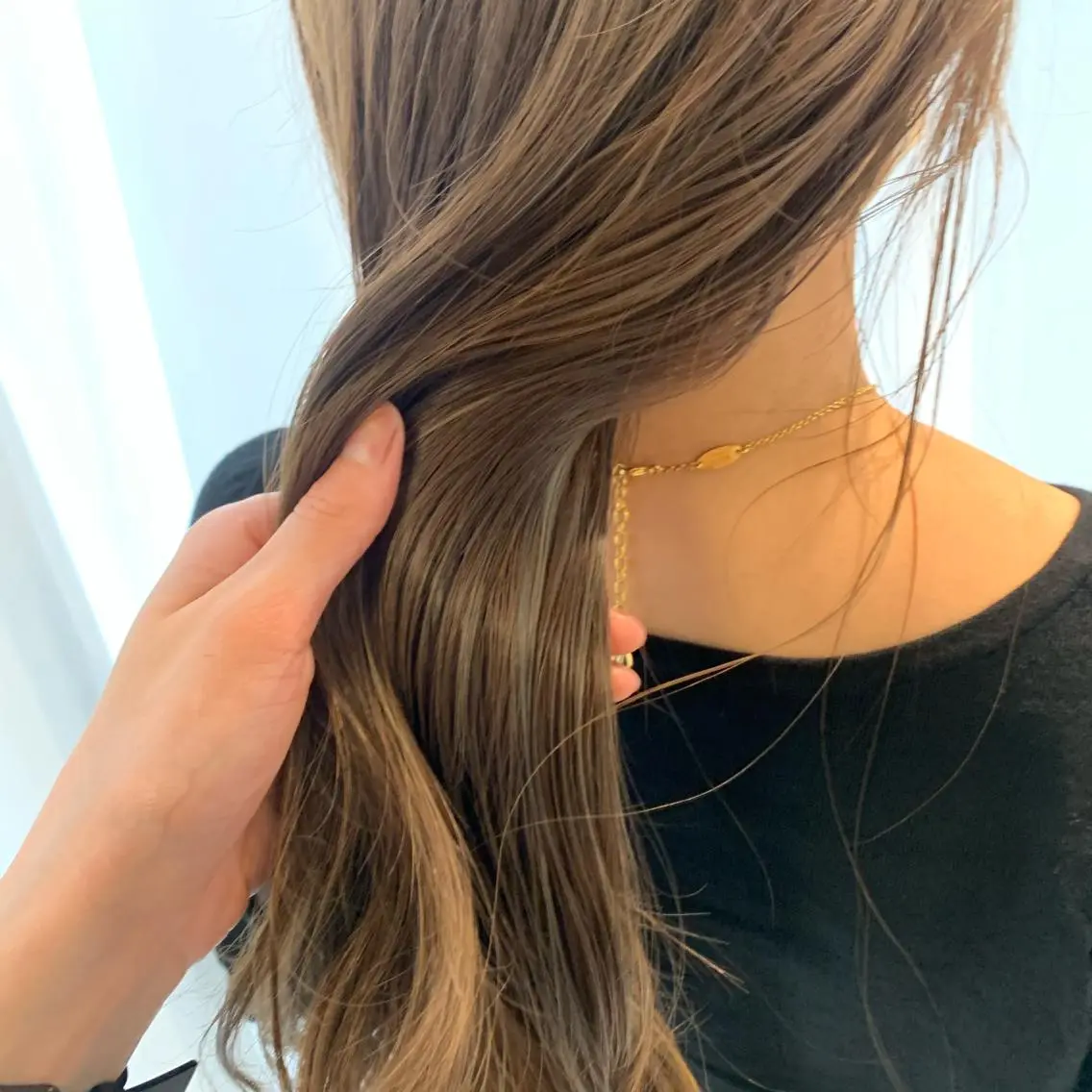ロング ハイライト 梅本 有希のヘアスタイル