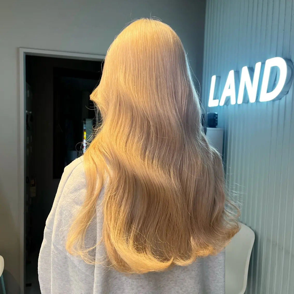 ロング カラー ヘアカラー ブリーチカラー 🩵MIZUKIのヘアスタイル