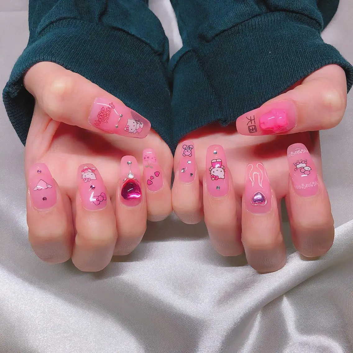 ネイル 持ち込み ハンドネイル フットネイル mi chiのネイルデザイン
