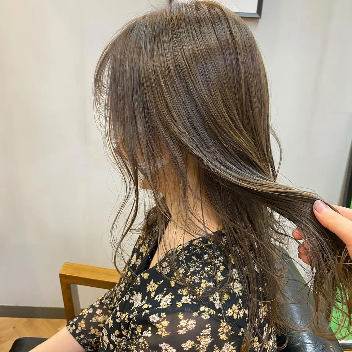 セミロング 前川 朋香のヘアスタイル