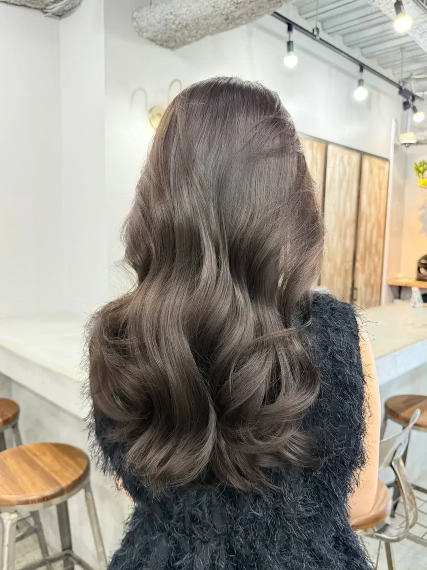 ロング カラー 透明感カラー グレージュ 韓国風ヘア カット ヘアカラー トリートメント ヘアセット 韓国ヘア🫧 KAZUTOのヘアスタイル