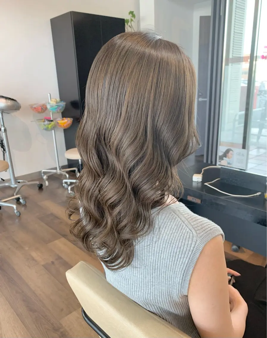 セミロング カラー 透明感カラー グレージュ カット ヘアカラー トリートメント 【艶カラー】 STYLE 和泉俊希のヘアスタイル