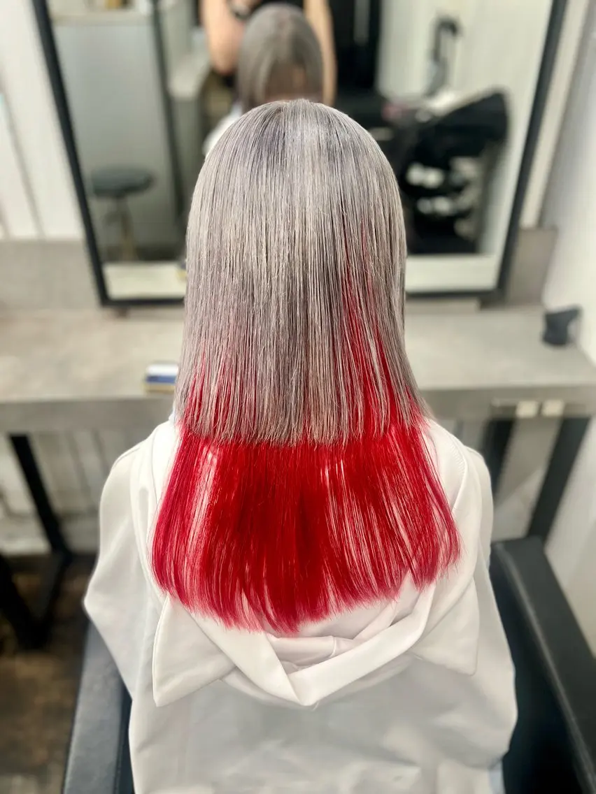 ロング カラー ブリーチ 透明感カラー レッドカラー シルバー ホワイトシルバー カット ヘアカラー 透明感カラー特化🫧 🦋栗原🦋のヘアスタイル