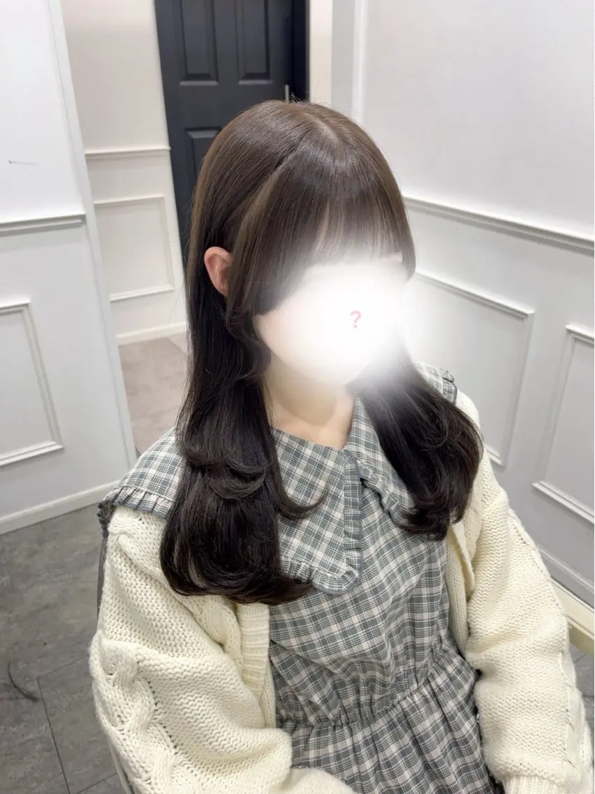 ロング カラー 新井 凪のヘアスタイル