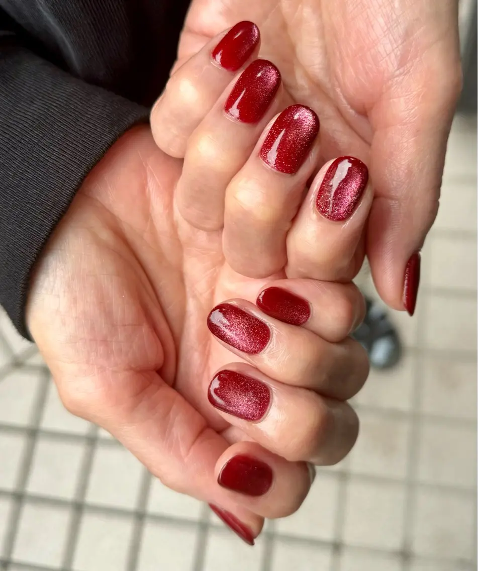 ネイル マグネットネイル 赤色 ハンドネイル Blé nailのネイルデザイン