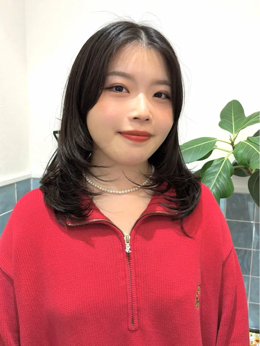 ミディアム 顔まわりレイヤー 顔周りカット レイヤーカット 🕊髪質改善 ストレート🕊まいのヘアスタイル