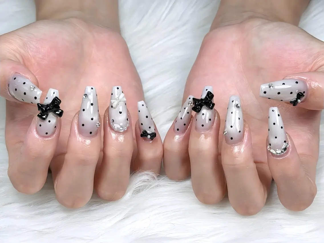 ネイル アートネイル ボルドー フレンチネイル ジェルネイル 氷ネイル・うるうるネイル ハンドネイル Yuki nail salon anのネイルデザイン