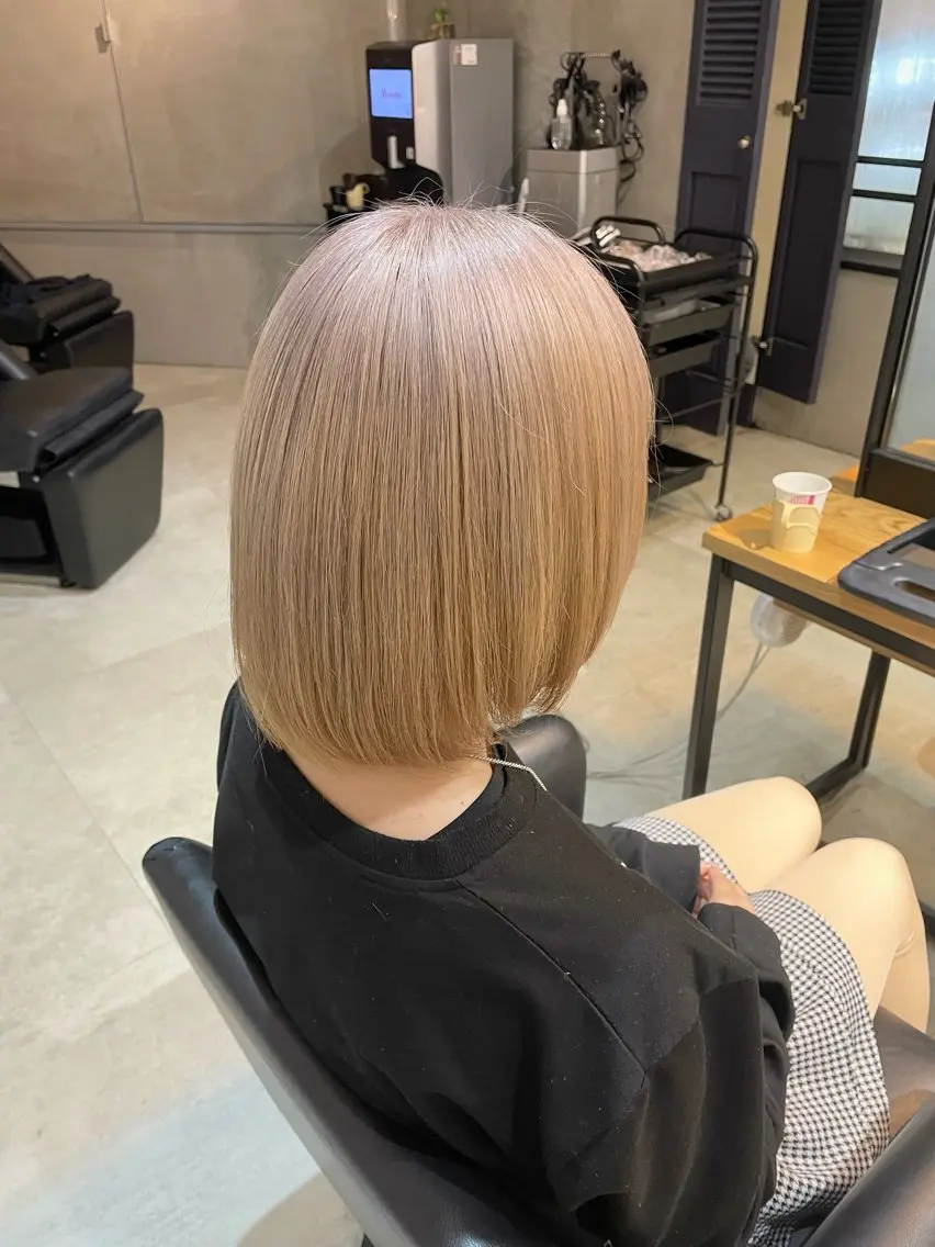 【ハイトーンケアリタッチ⭐️】リタッチブリーチ➕全体カラー➕補修ケアトリートメント【ケアブリーチ】の写真