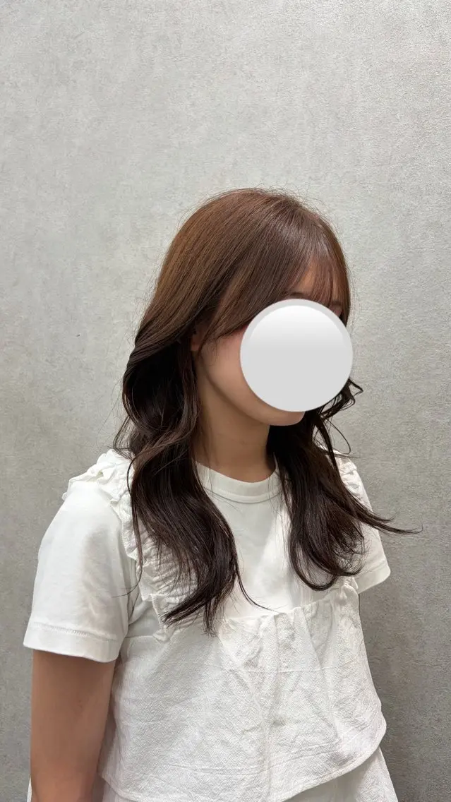 ロング ヘアカラー 坂上 実里のヘアスタイル