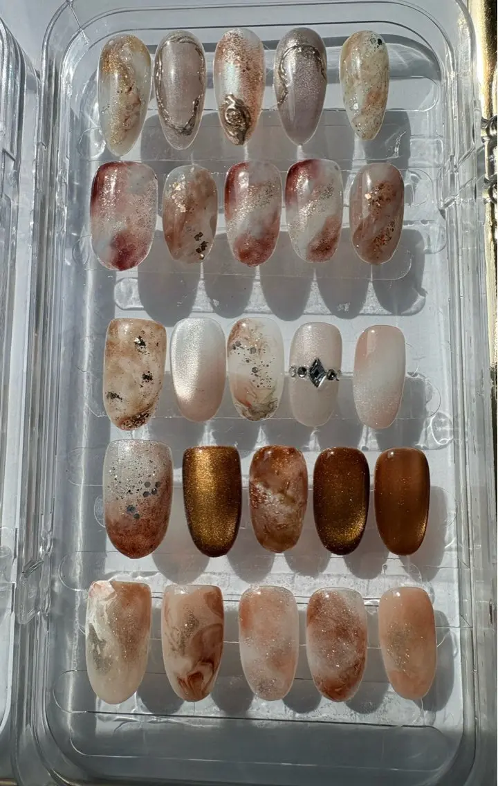ミディアム ハンドネイル AMI Nailsalonのネイルデザイン