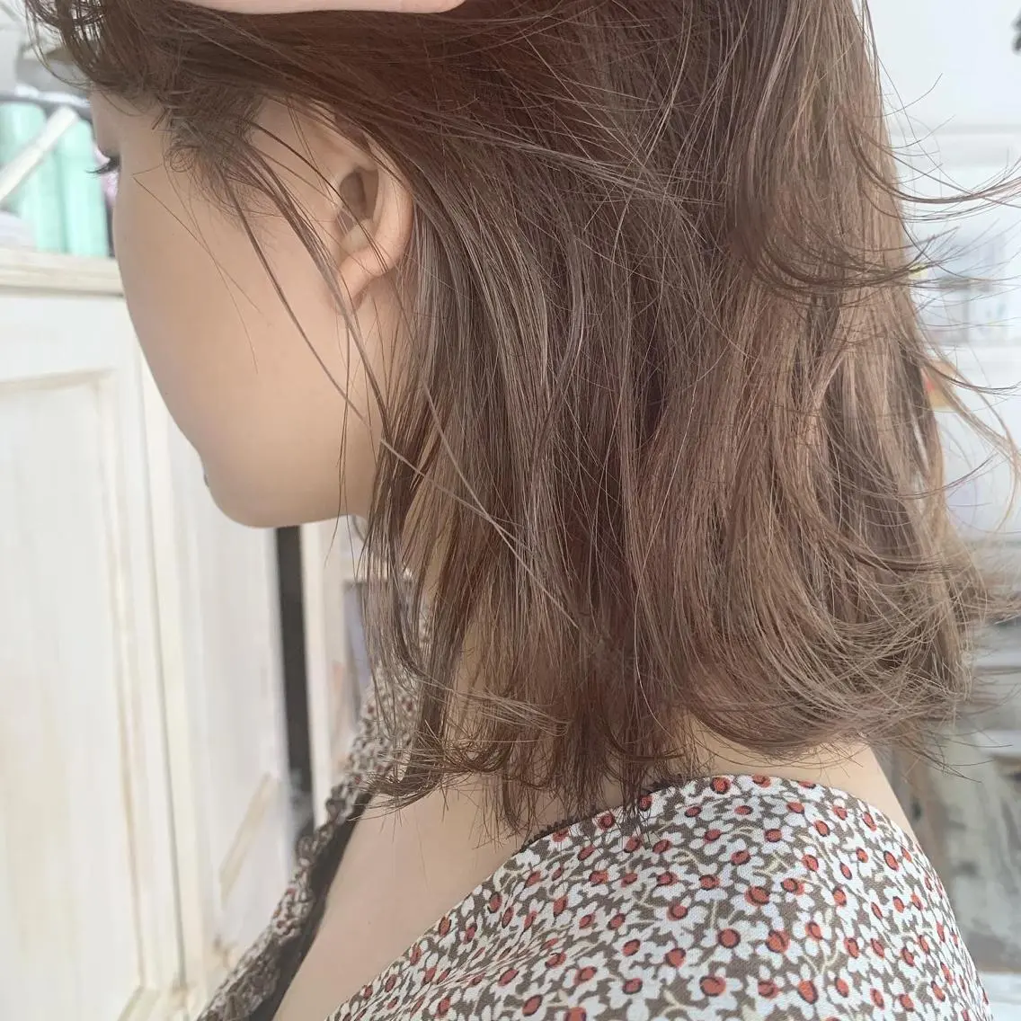 ミディアム カラー fio マナミのヘアスタイル