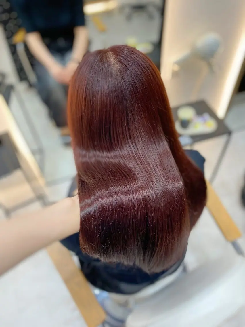 ロング カラー レッドカラー トリートメント カット ヘアカラー トリートメント 艶髪・透明感カラー・ 韓国ヘア・Yuriのヘアスタイル